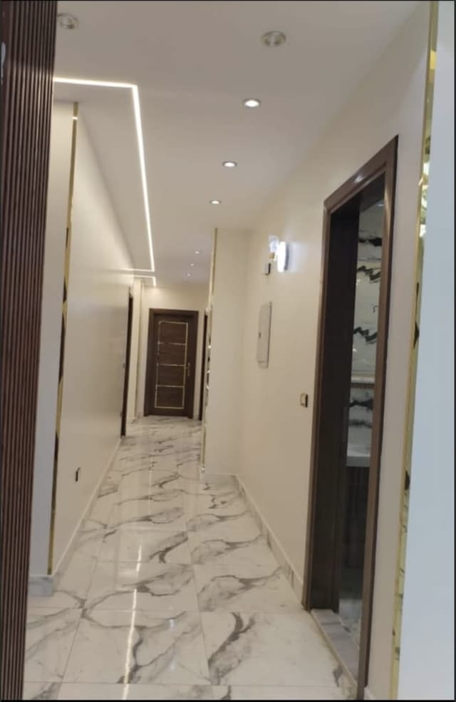 Standard Gypsum Board Wall Installation with Paint-Ready Finish Professional gypsum board wall installation with smooth finish and clean joint work